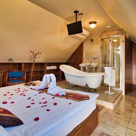 Palazzo Wellness Villa إغير المظهر الخارجي الصورة